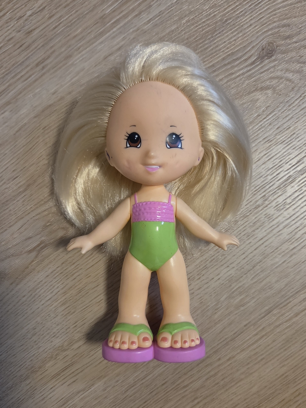 Fisher Price Snap N' Style Elena Doll